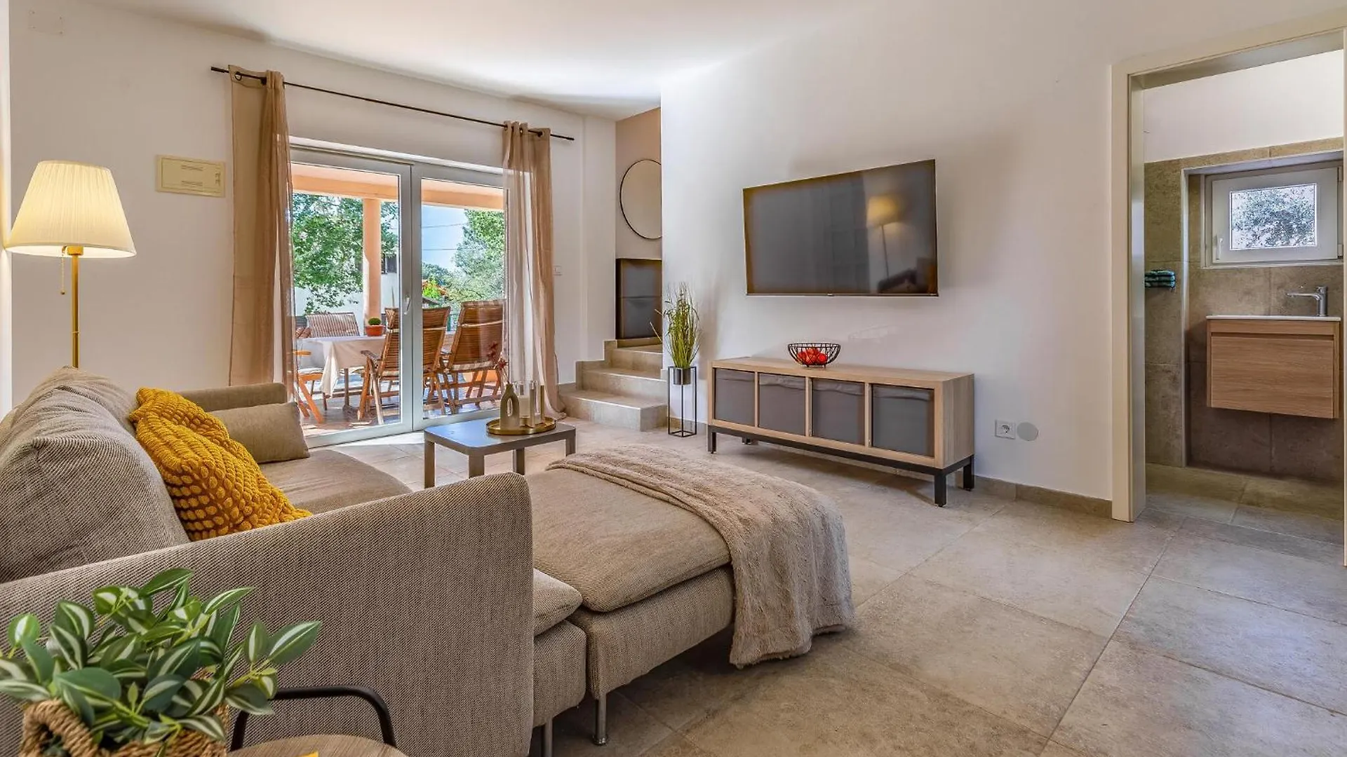 3 Bedroom Lovely Home In Barbariga 0*,