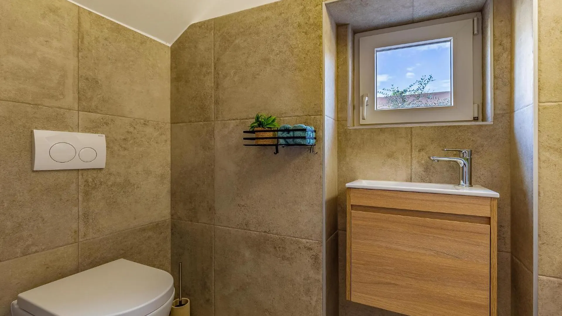 Holiday home 3 Bedroom Lovely Home In Barbariga Croatia
