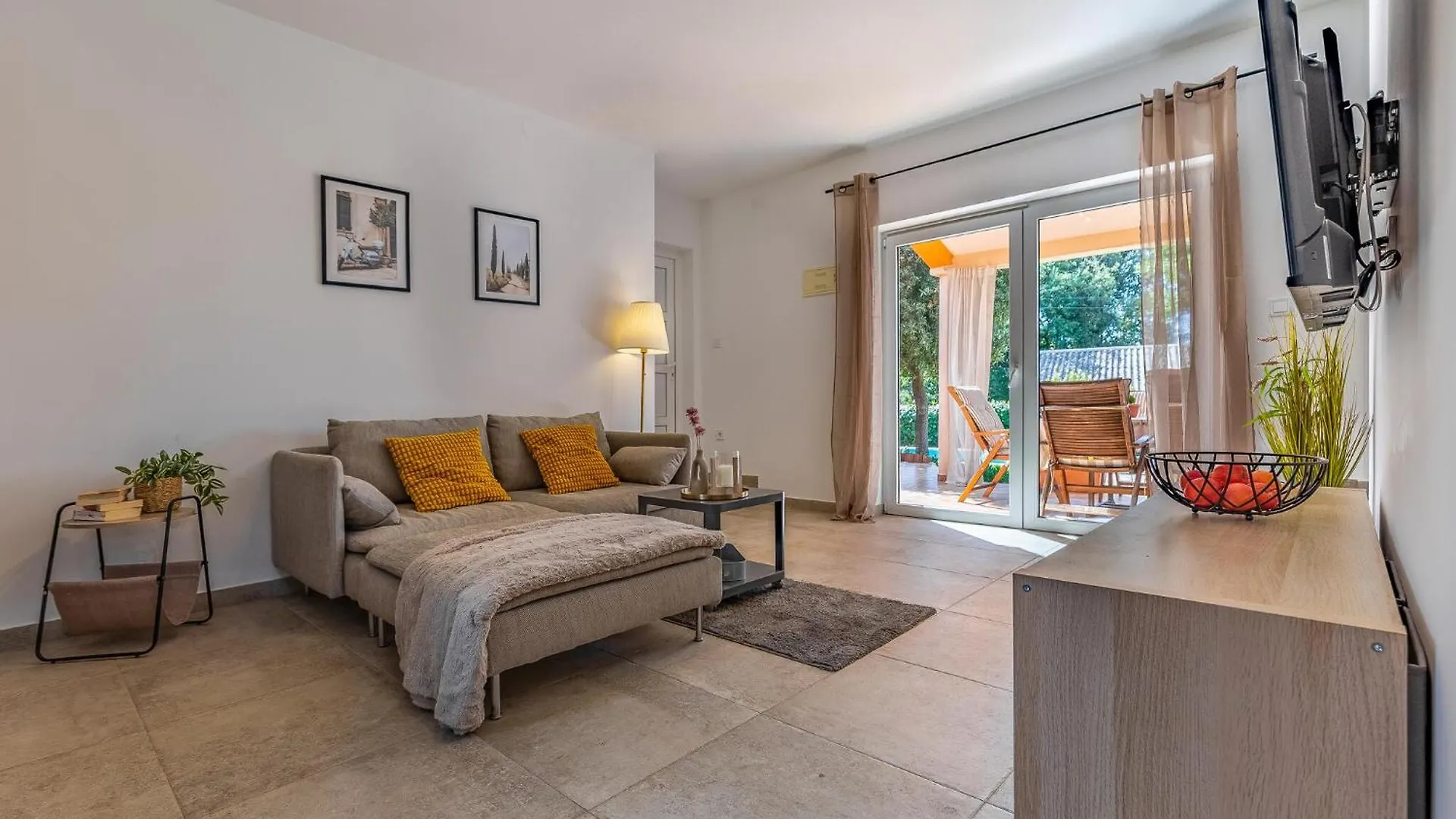 3 Bedroom Lovely Home In Barbariga