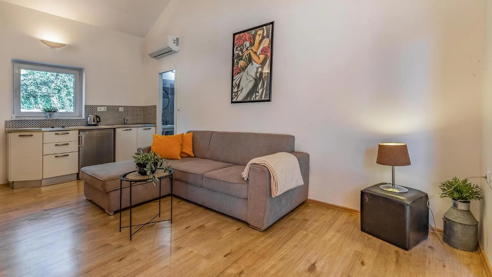 3 Bedroom Lovely Home In Barbariga