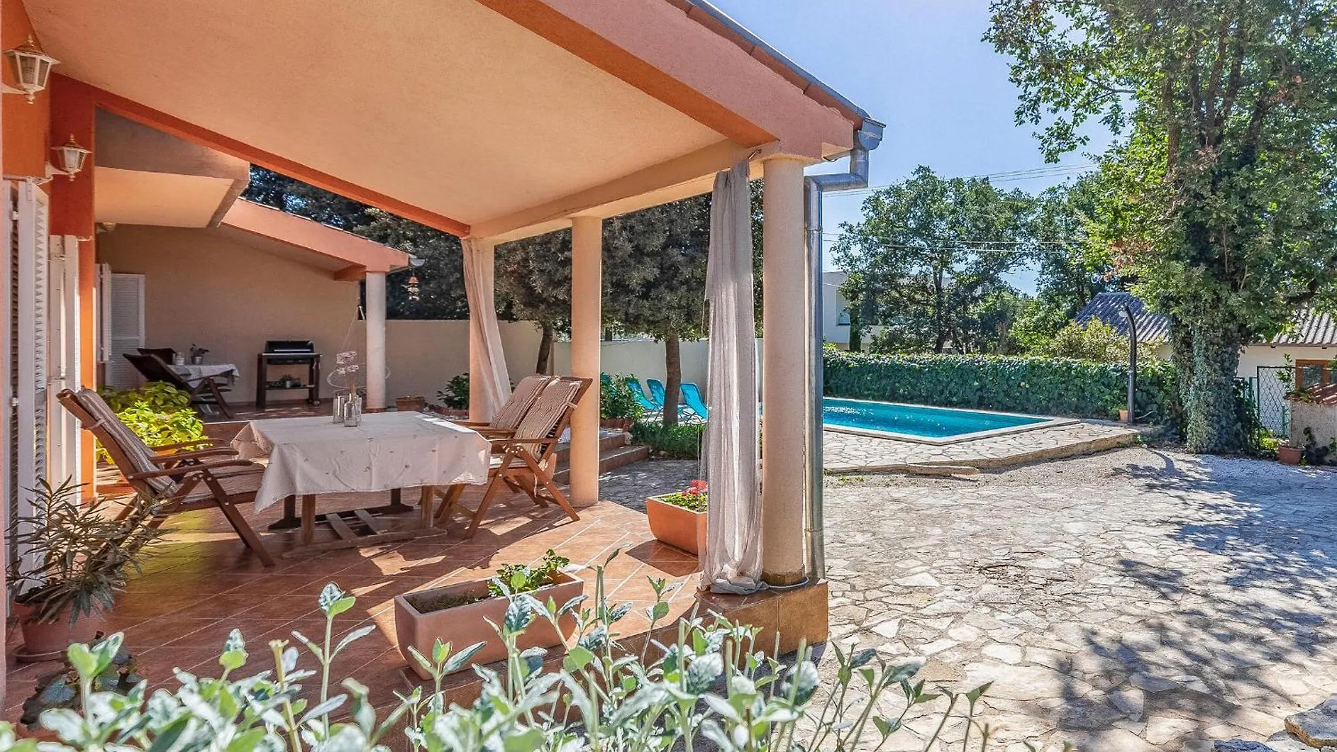 3 Bedroom Lovely Home In Barbariga